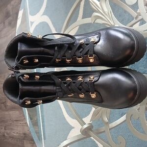 Wild pair nwot combat boots